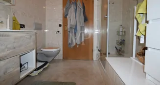 von_poll_real_estate_property_25208775_image_12