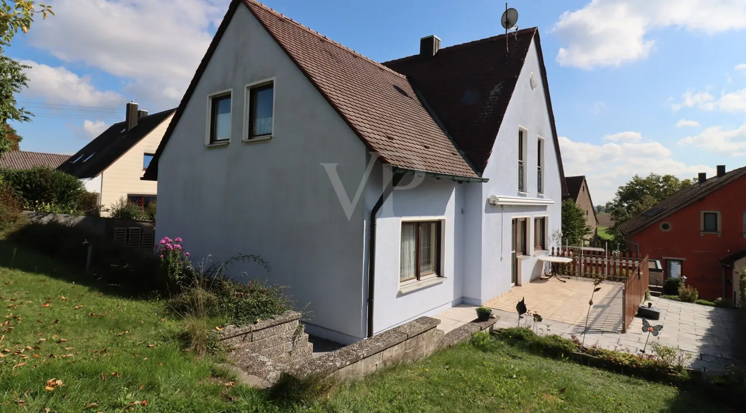 Garten mit Blick auf die Terrasse