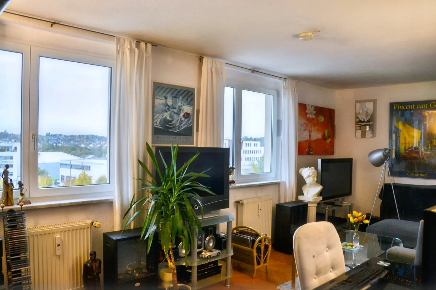 Spacious 2-room apartment with a well-thought-out layout – central location with excellent infrastructure