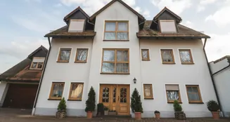 von_poll_real_estate_property_25208799_image_0