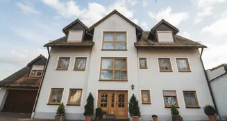 von_poll_real_estate_property_25208799_image_1