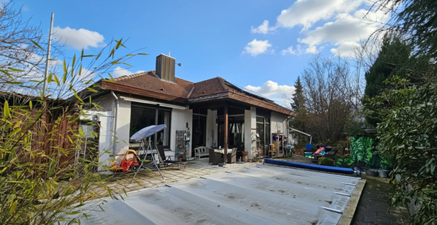 Hausansicht Pool Südseite