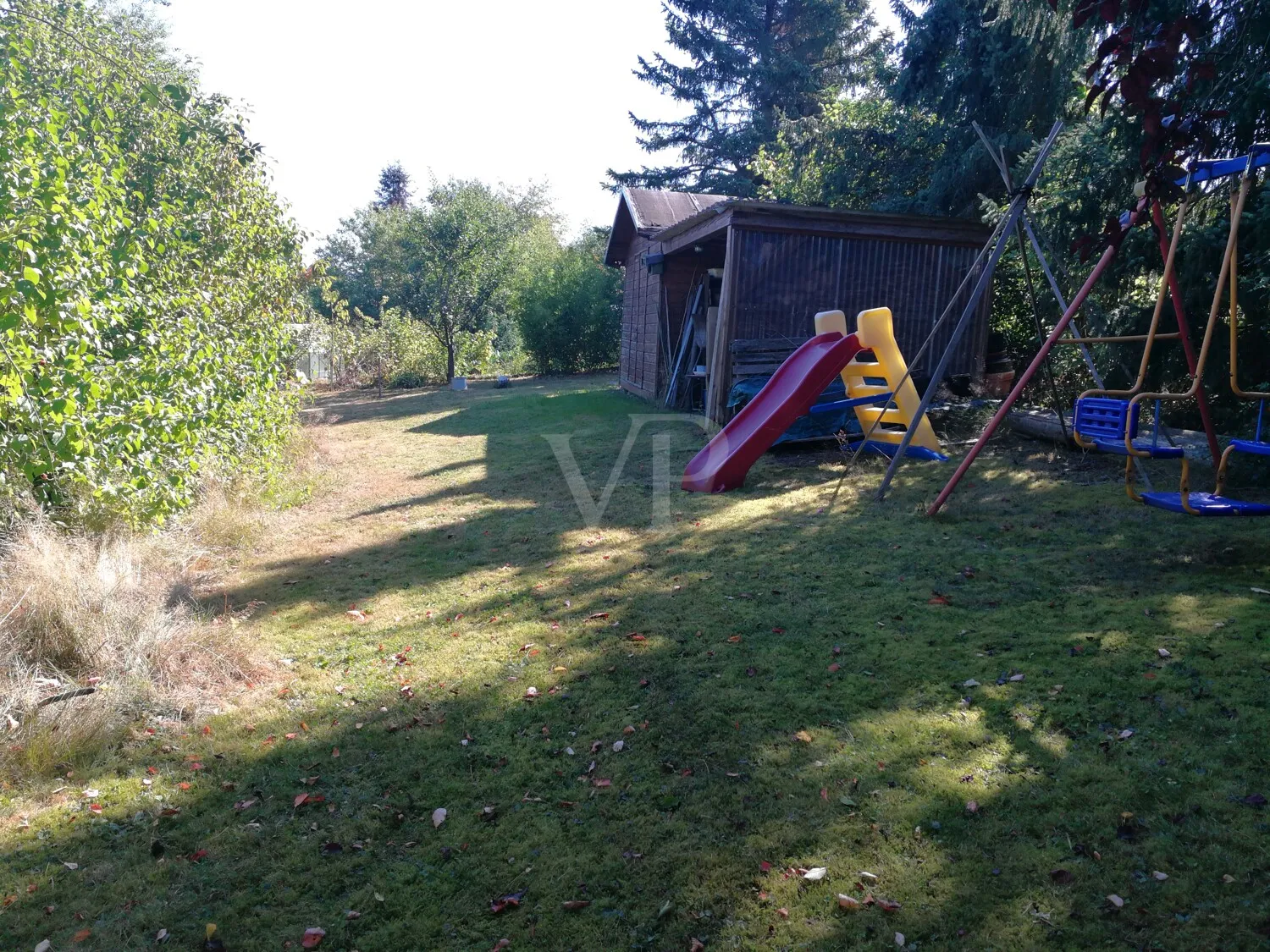 Sommerfoto Garten-Gartenhaus