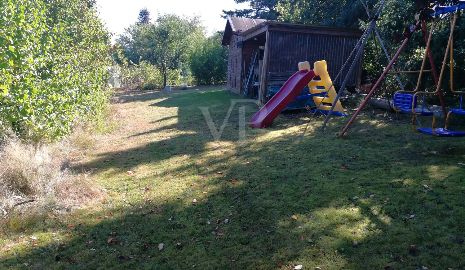 Sommerfoto Garten-Gartenhaus