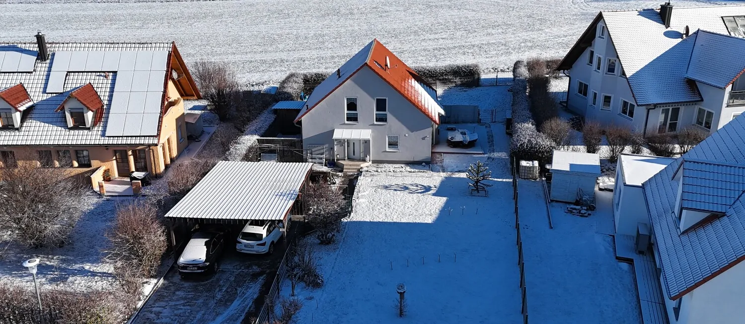 Modernes Familienzuhause in malerischer Landschaft und großem Grundstück!