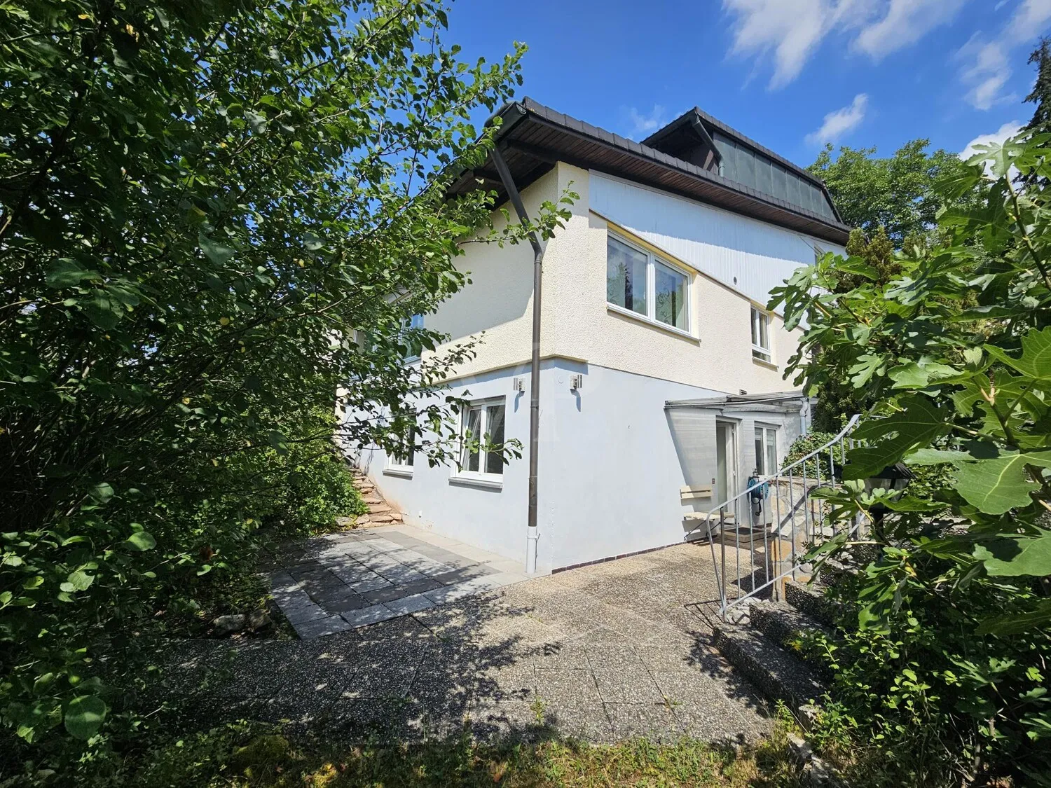 Exklusive Lage! Familienzuhause mit ELW und wunderschönem Ausblick über Ansbach