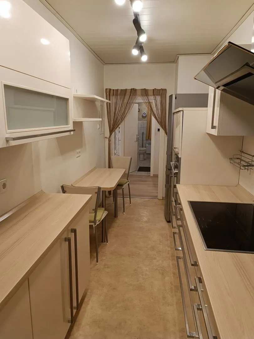 Gepflegtes Mehrfamilienhaus
mit soliden Einnahmen
in zentraler Lage