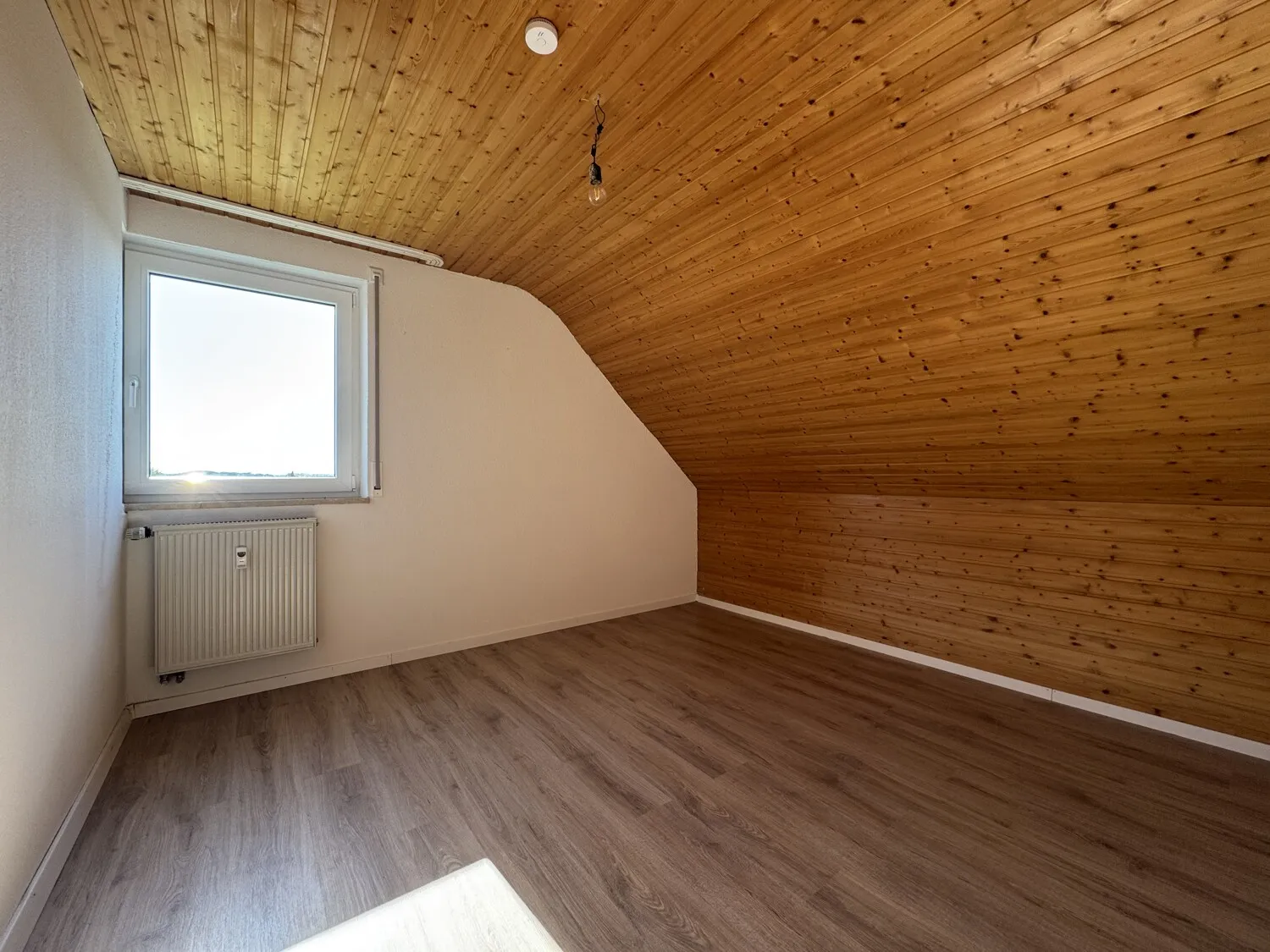 Schlafzimmer DG