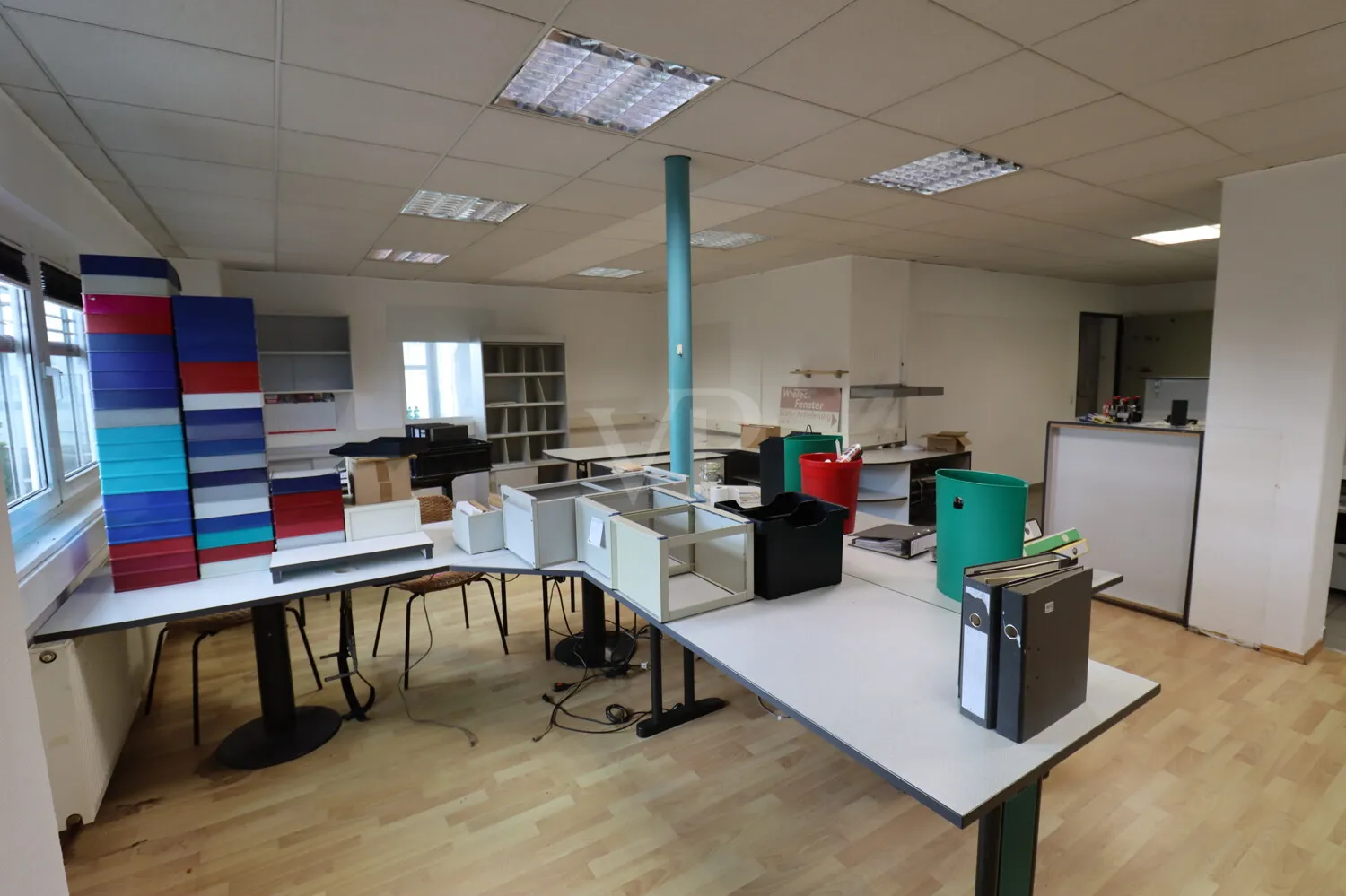 Büro EG