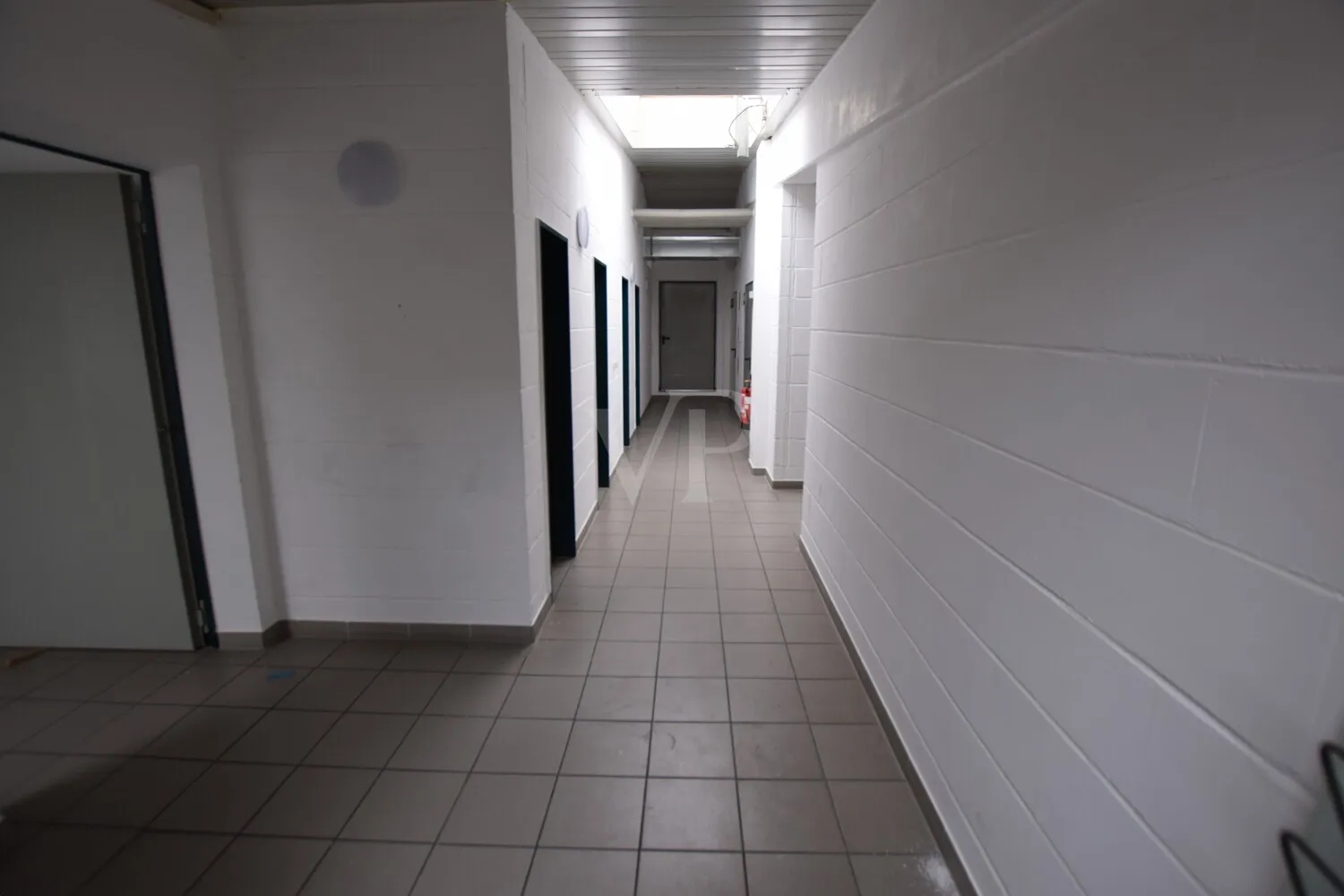 Bürogebäude mit Lagerhalle und Freifläche Nähe Herrieden