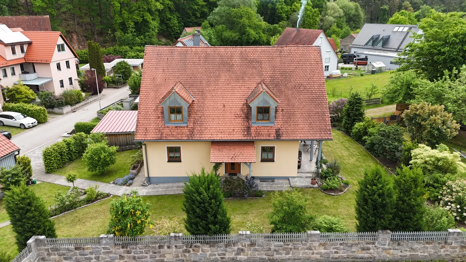 Traumhaft Wohnen in direkter Seenähe! Hochwertiges Einfamilienhaus in gesuchter Lage