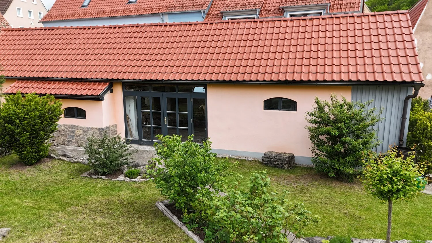 Traumhaft Wohnen in direkter Seenähe! Hochwertiges Einfamilienhaus in gesuchter Lage