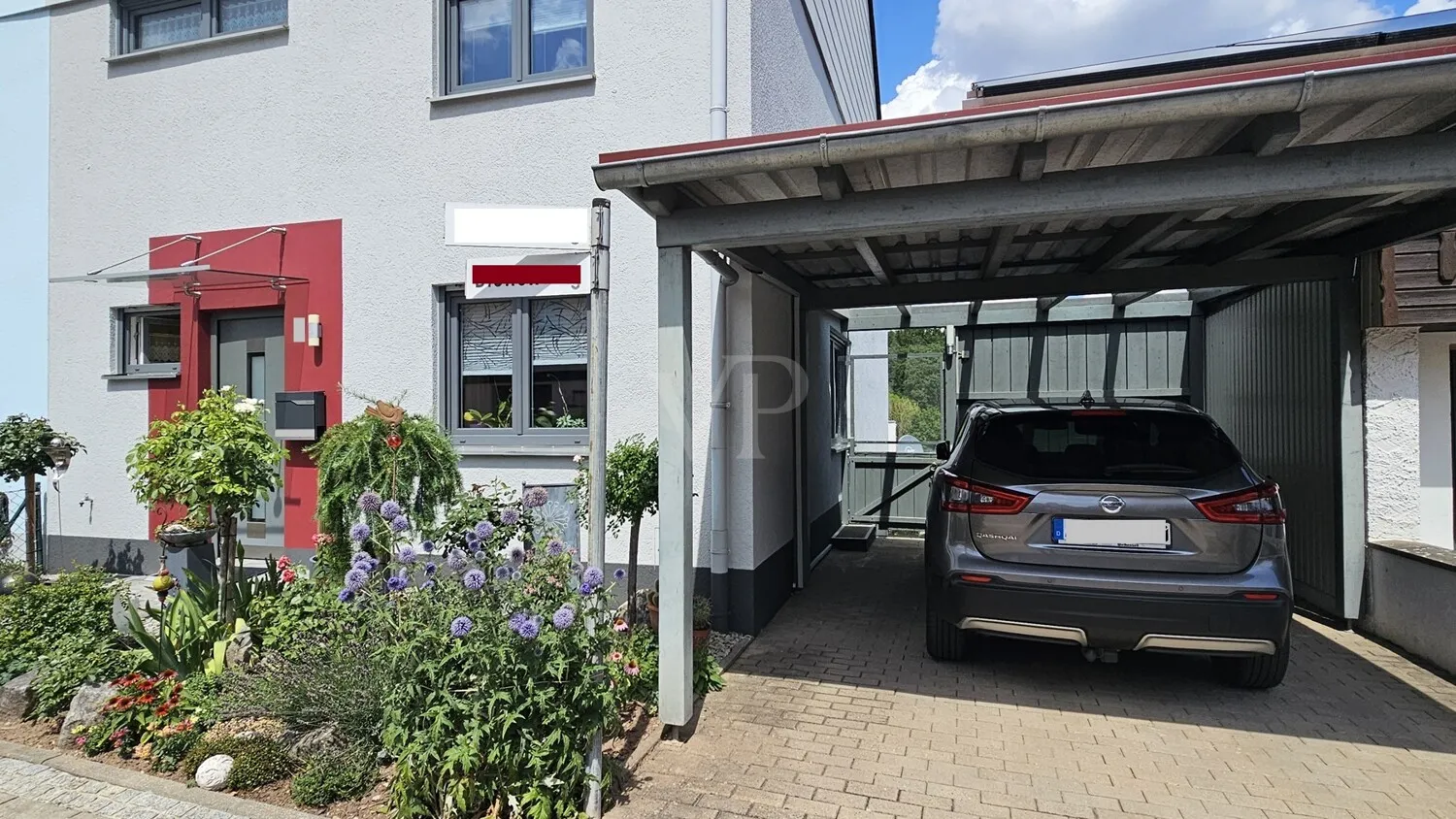Hauseingang / Carport