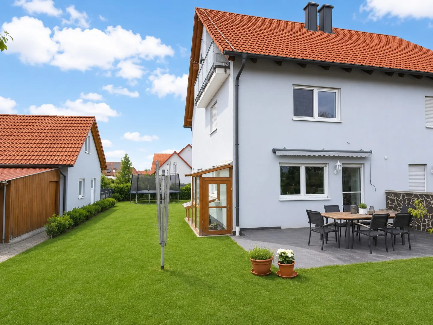 Gepflegte Doppelhaushälfte in familienfreundlicher Nachbarschaft mit großem Grundstück!