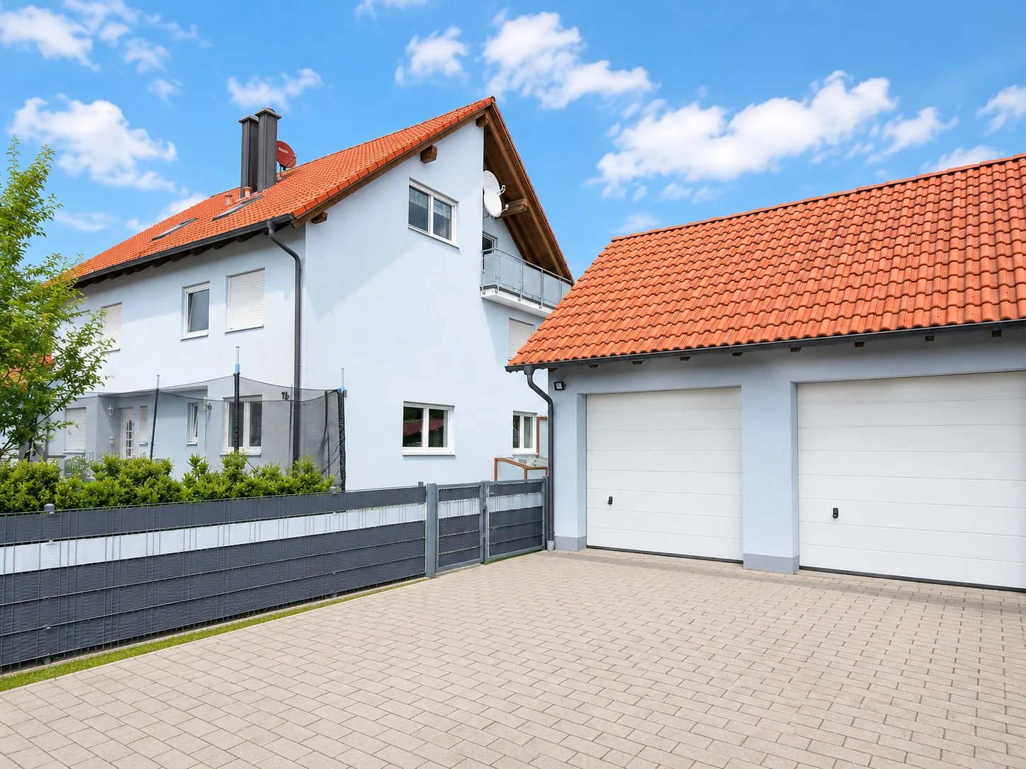 Gepflegte Doppelhaushälfte in familienfreundlicher Nachbarschaft mit großem Grundstück!