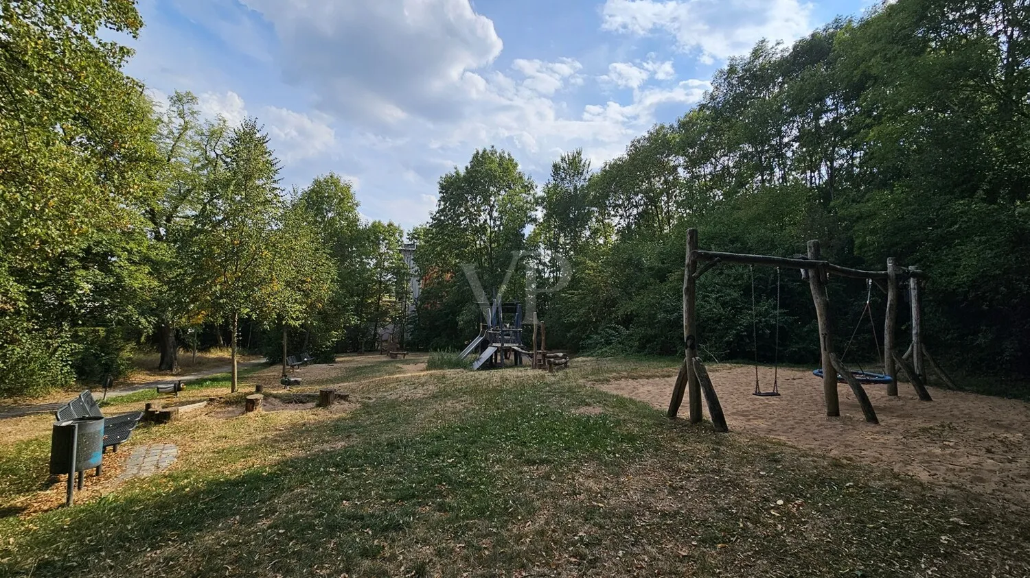 Spielplatz um die Ecke