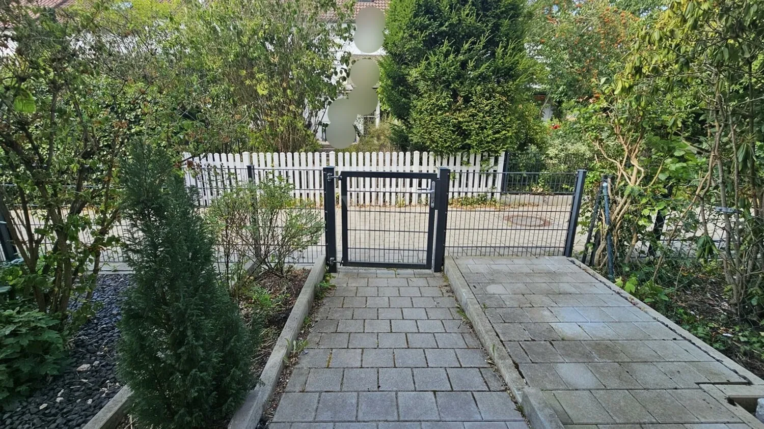 Hauszugang Vorgarten