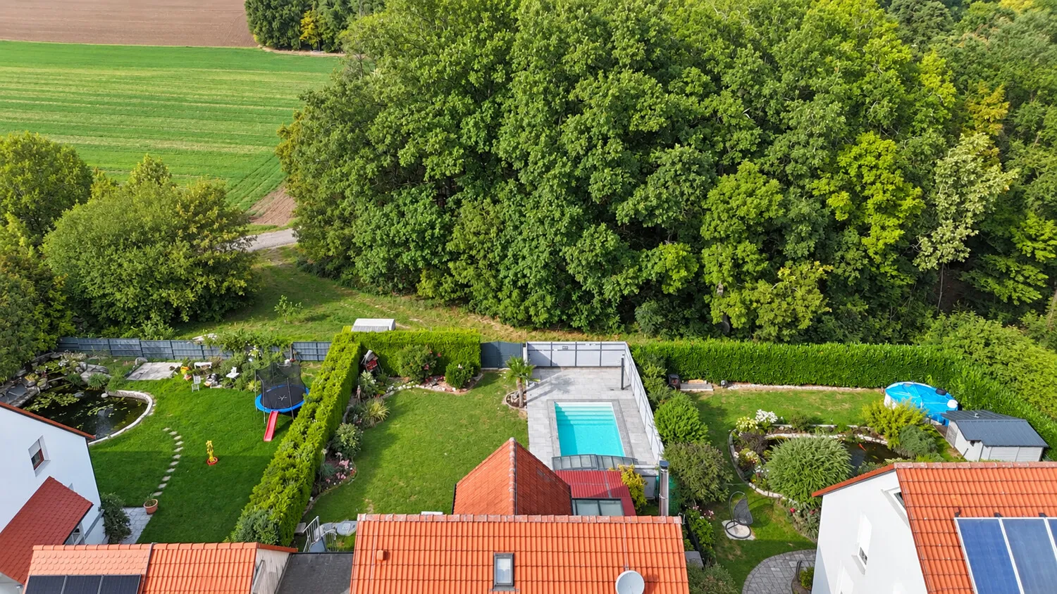 Gemütliches Einfamilienhaus in traumhafter Waldrandlage mit Pool und Urlaubsfeeling!