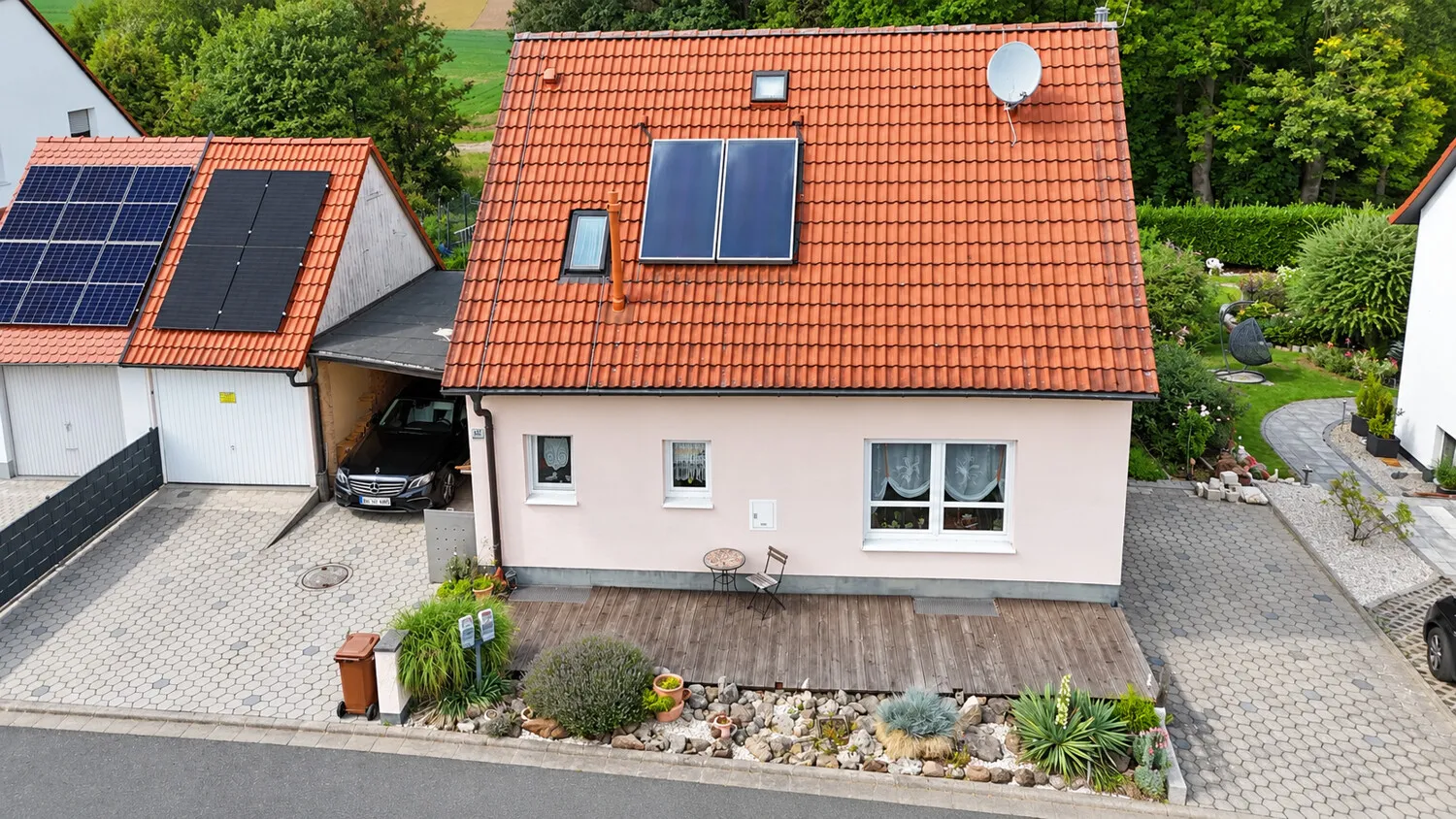 Gemütliches Einfamilienhaus in traumhafter Waldrandlage mit Pool und Urlaubsfeeling!