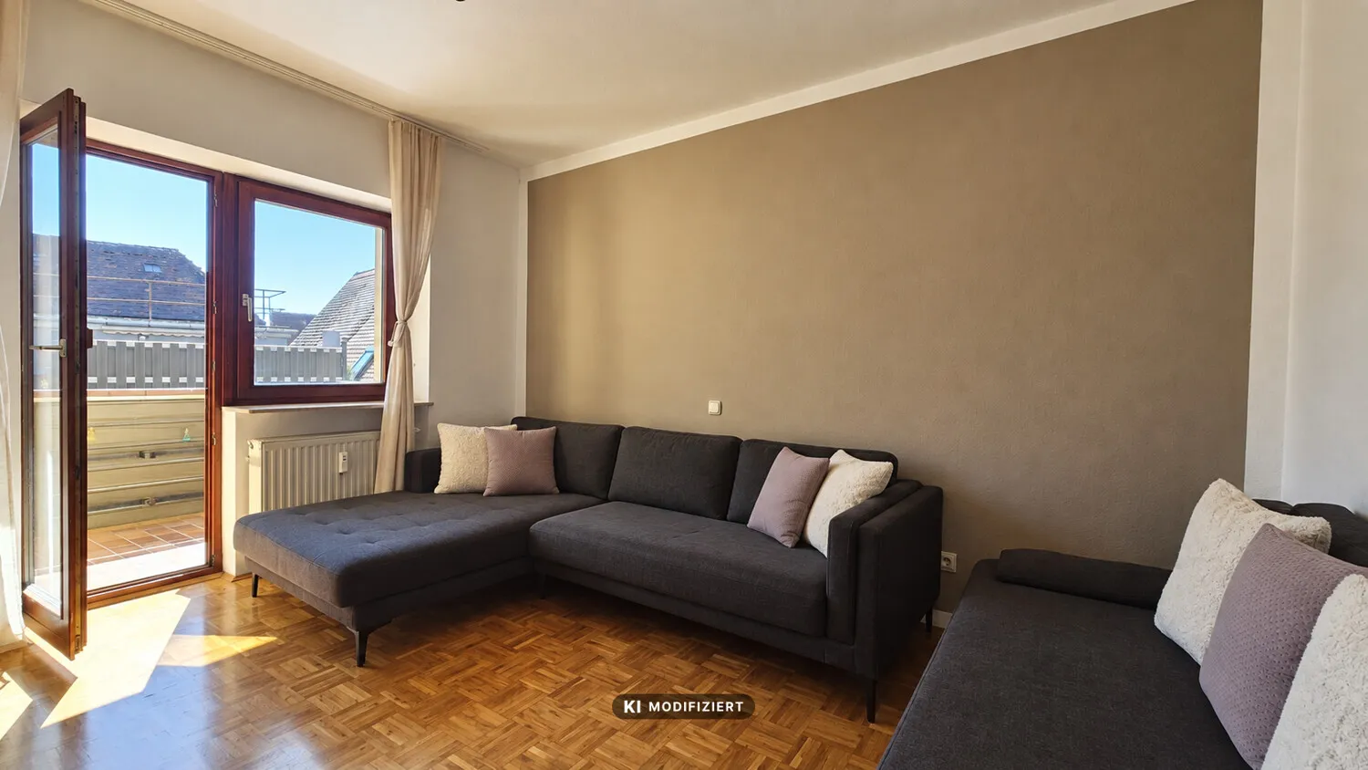 Zimmer 1 mit Balkonzugang