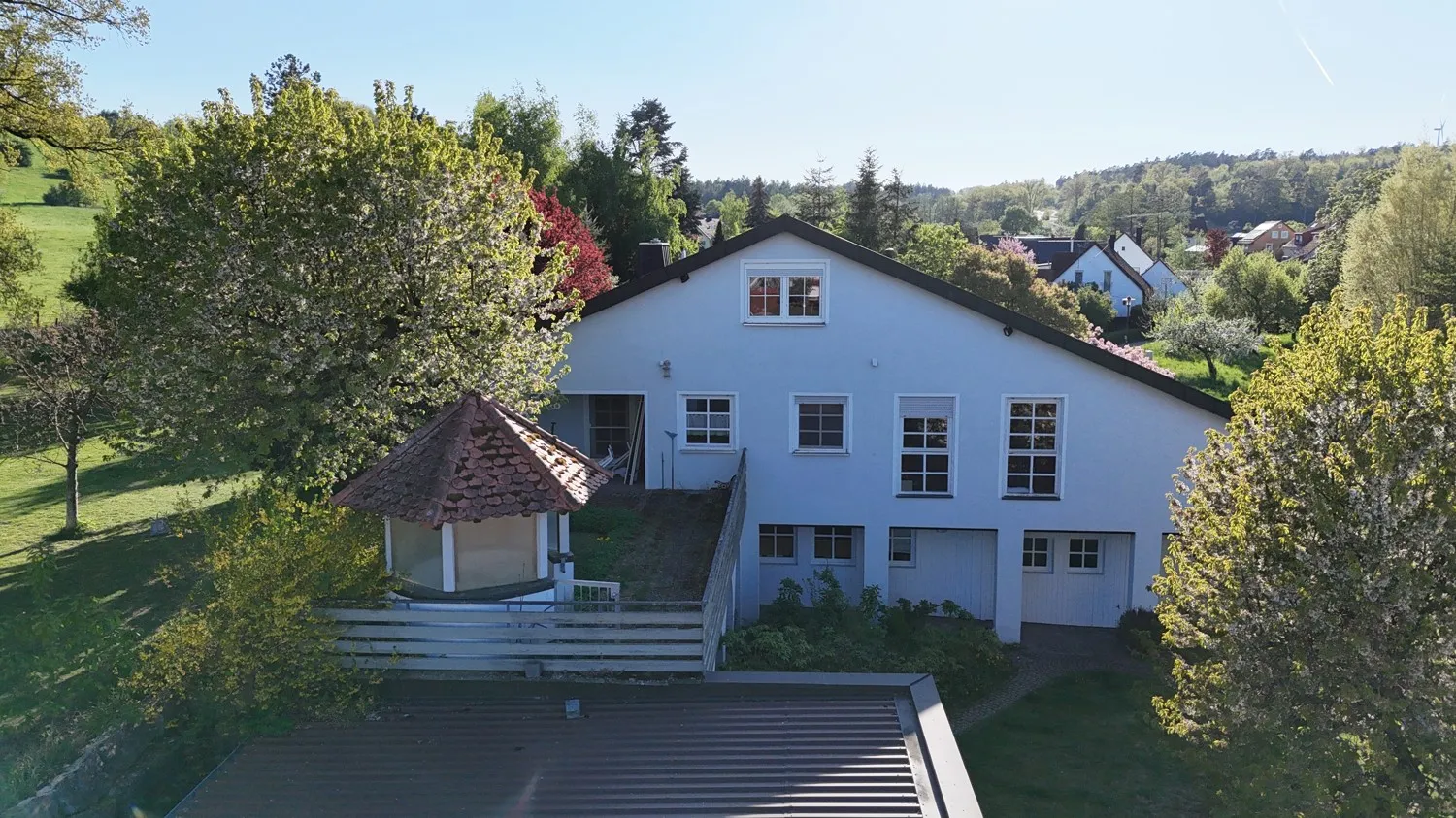 Stilvolle Architektenvilla mit großem Grundstück
