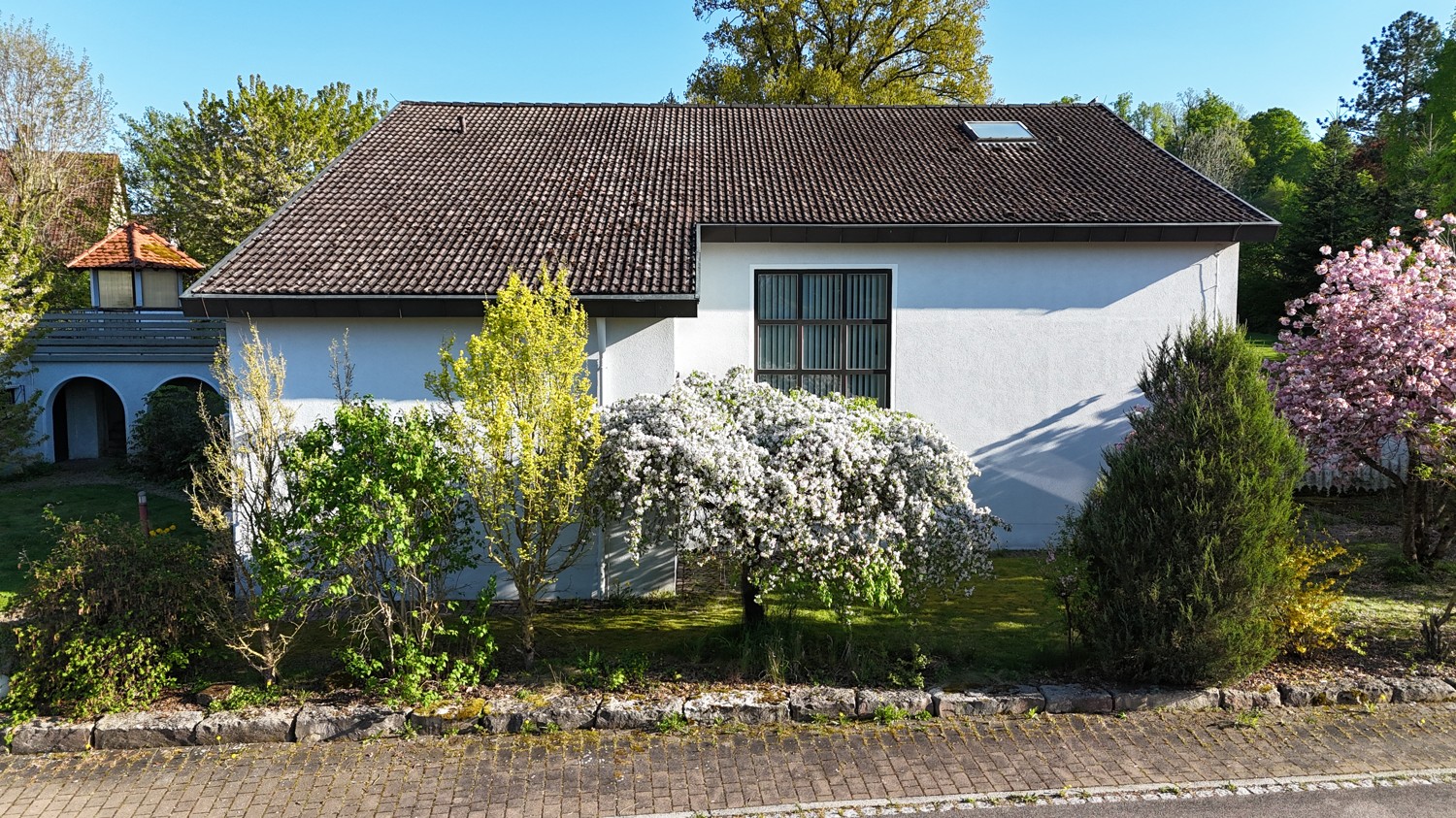 Stilvolle Architektenvilla mit großem Grundstück