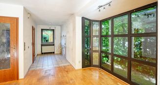 von_poll_real_estate_property_24061025_image_6