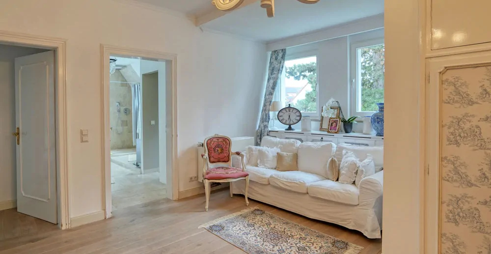 Ankleideraum vor dem Schlafzimmeru 1000