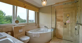 von_poll_real_estate_property_25061005_image_15