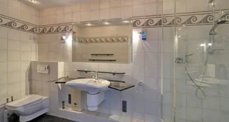 von_poll_real_estate_property_25061014_image_17