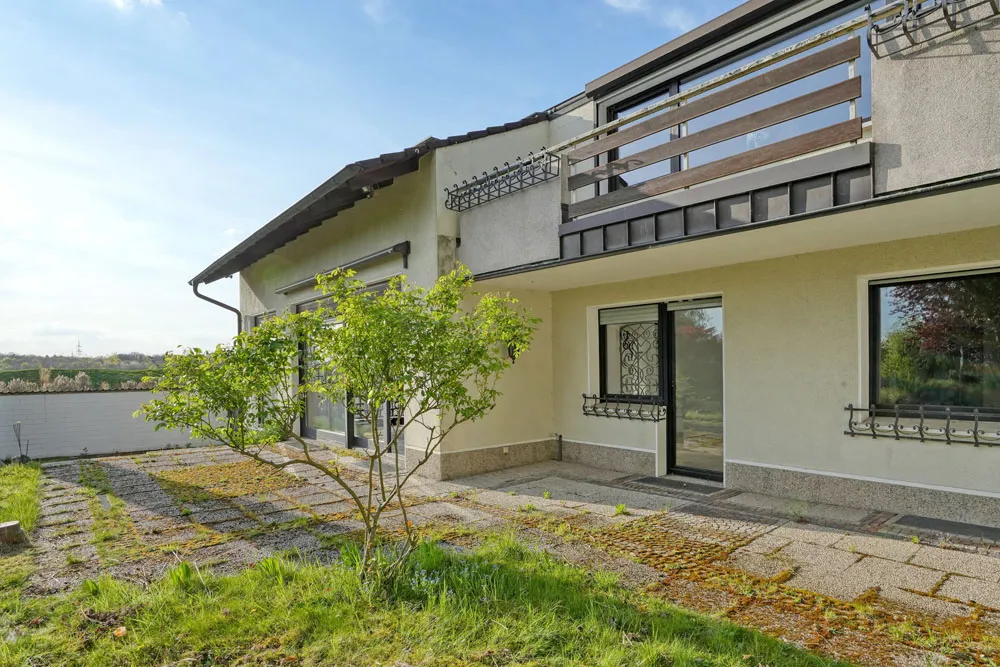 Terrasse vor dem Wohn- und Essbereich