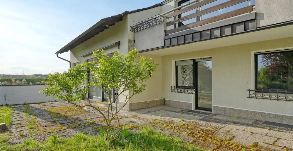 Terrasse vor dem Wohn- und Essbereich