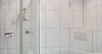 von_poll_real_estate_property_25061015_image_9