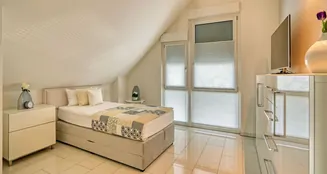 von_poll_real_estate_property_25061017_image_14