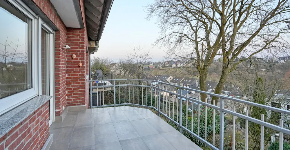 Balkon vor dem Wohn-/Essbereich