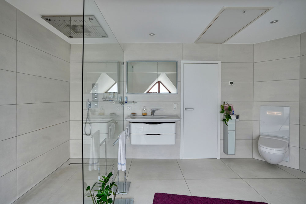 Bad mit bodengleicher Dusche