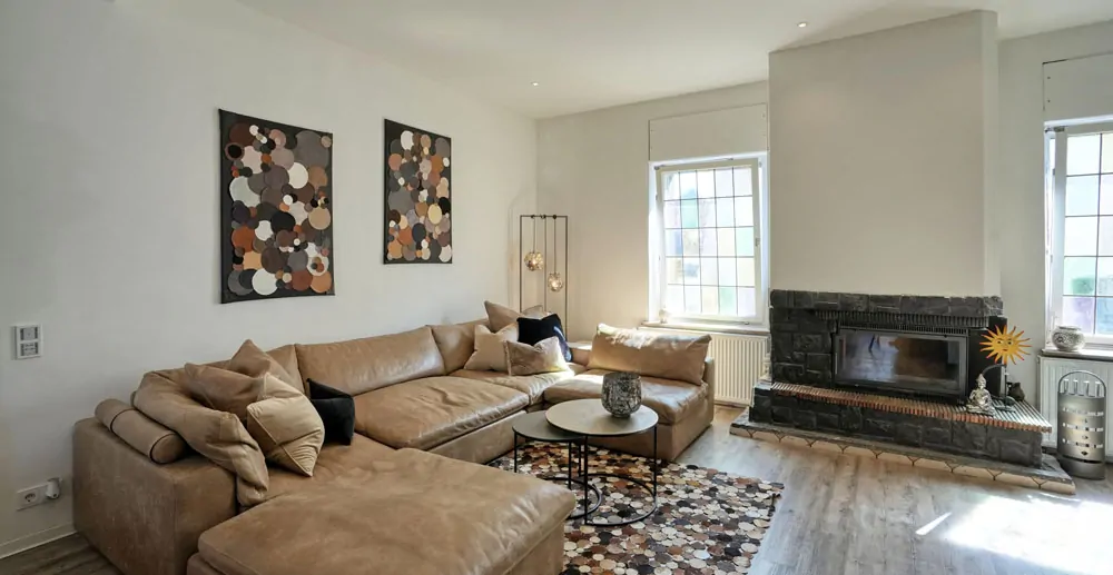 Wohnbereich mit Kamin