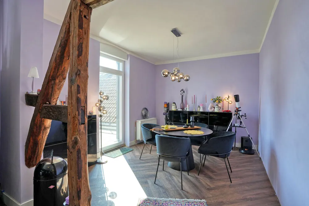 Essbereich mit Zugang auf die Dachterrasse