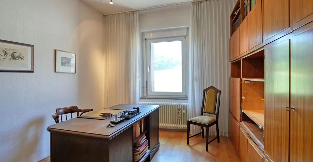 Arbeits- oder Esszimmer im Obergeschoss