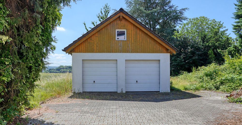 Große Doppelgarage