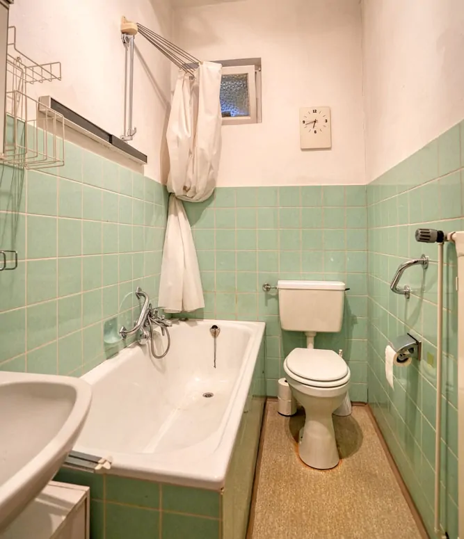 Wannenbad im Obergeschoss