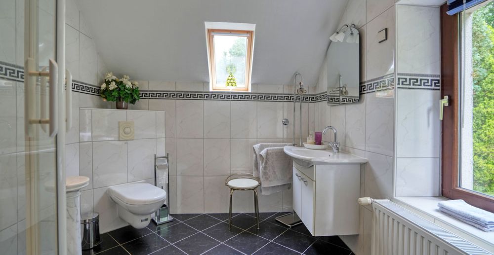 Bad mit Dusche