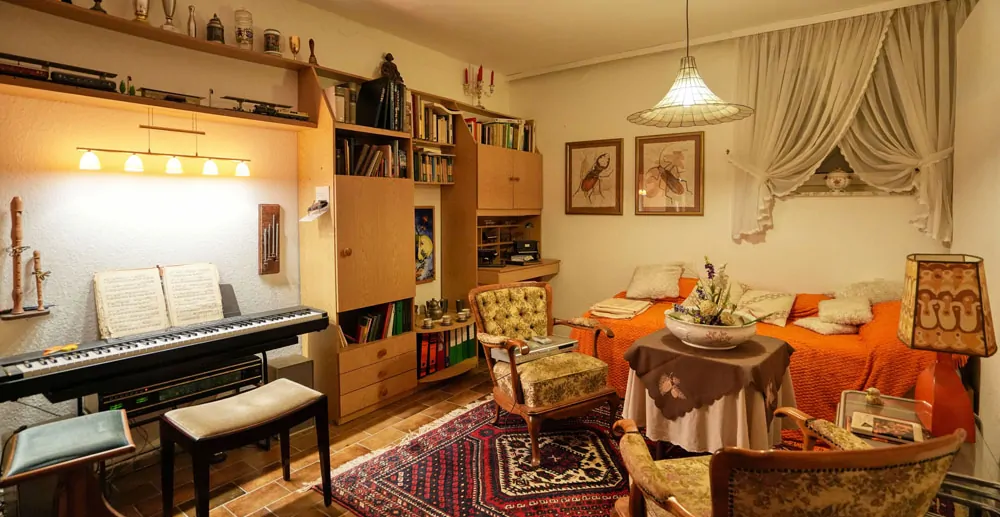 Zimmer im Untergeschoss