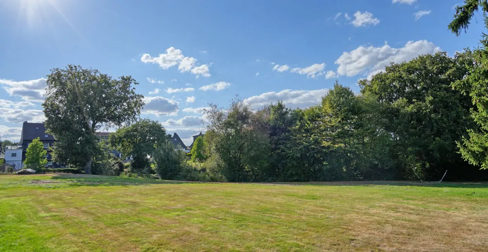 Blick auf das Nachbargrundstück