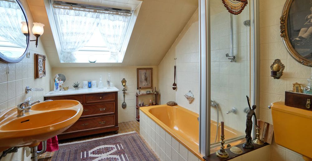 Bad mit Badewanne
