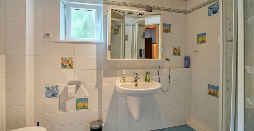 Duschbad im Kinderbereich 2