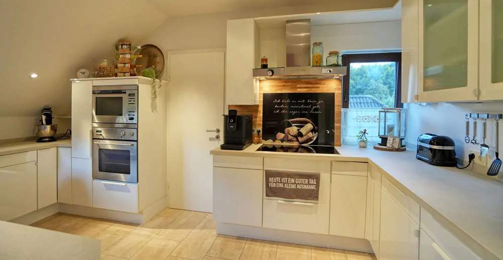 Küche mit angrenzender Kammer