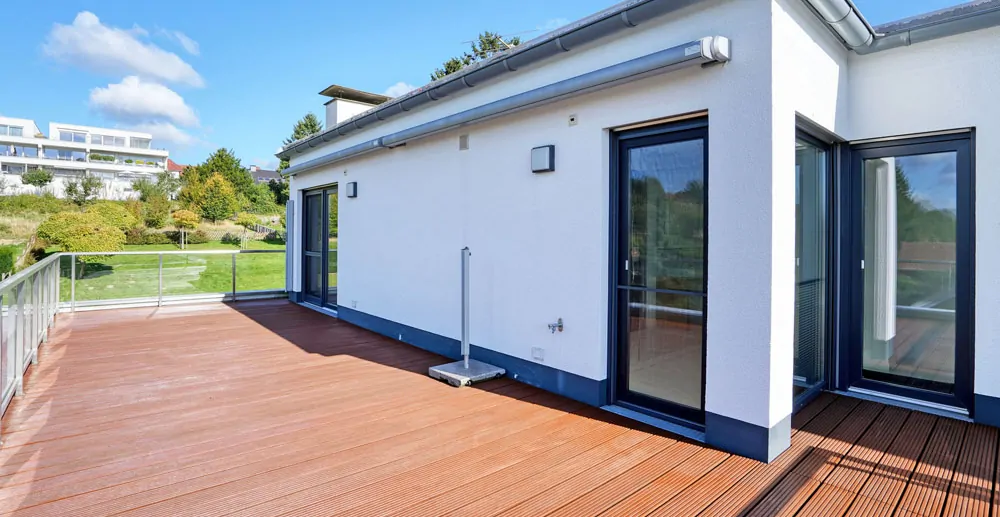 Terrasse vor dem Schlafzimmer – Originalaufnahme