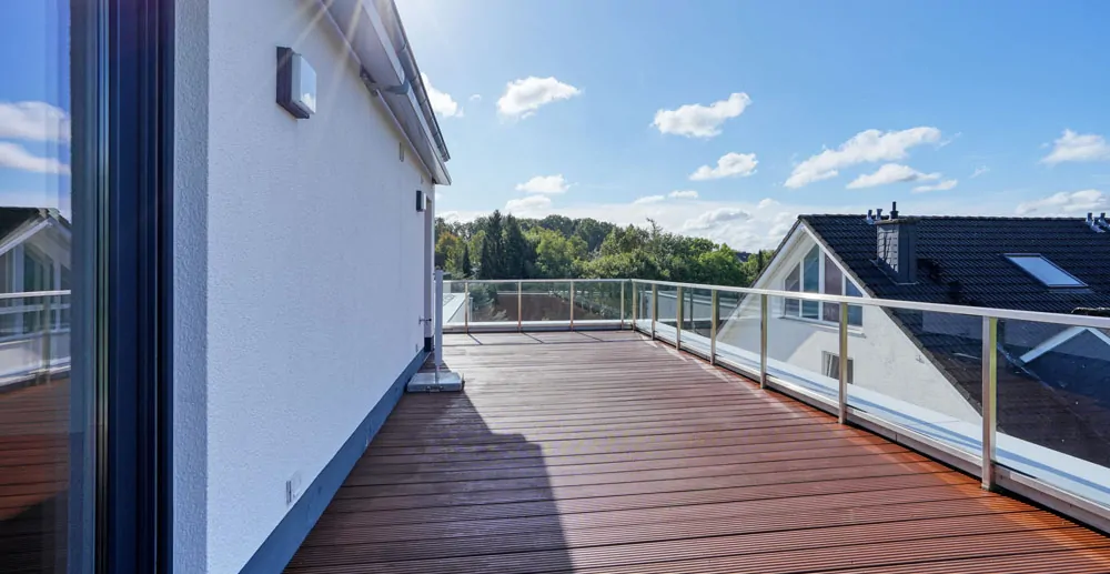 Terrasse vor dem Schlafzimmer – Originalaufnahme