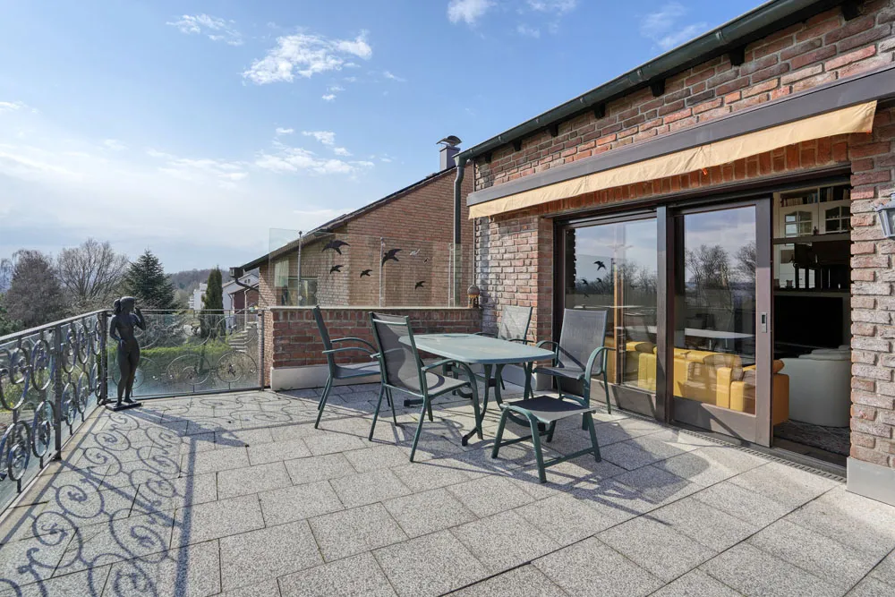 Terrasse vor dem Wohnbereich